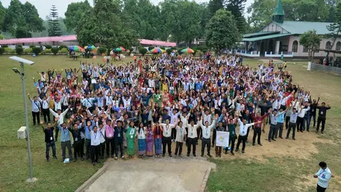 DK BYF taking group photo