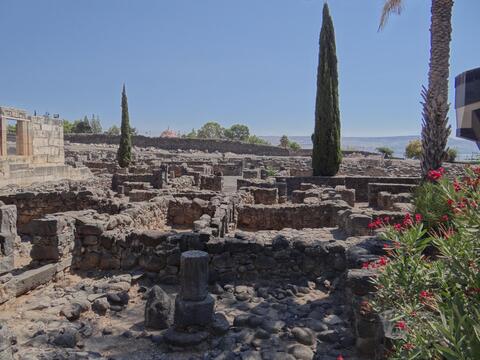 Capernaun,jeon gitcham Synagogue dongachima aro Pitorni niotangni nok.