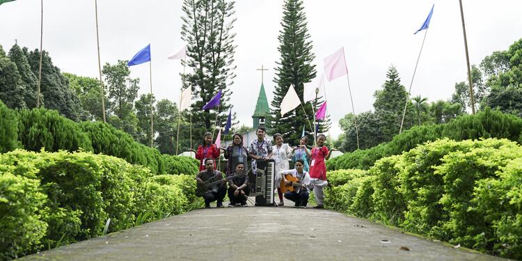 Praise & Worship Team